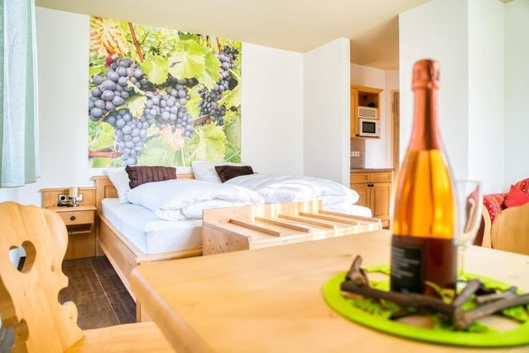 Bedroom 3, Gästehaus Weingut Politschek, Heilbronn