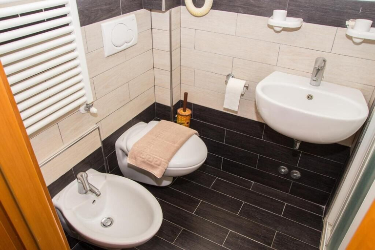 Bathroom 5, Hotel Okinawa, Rimini