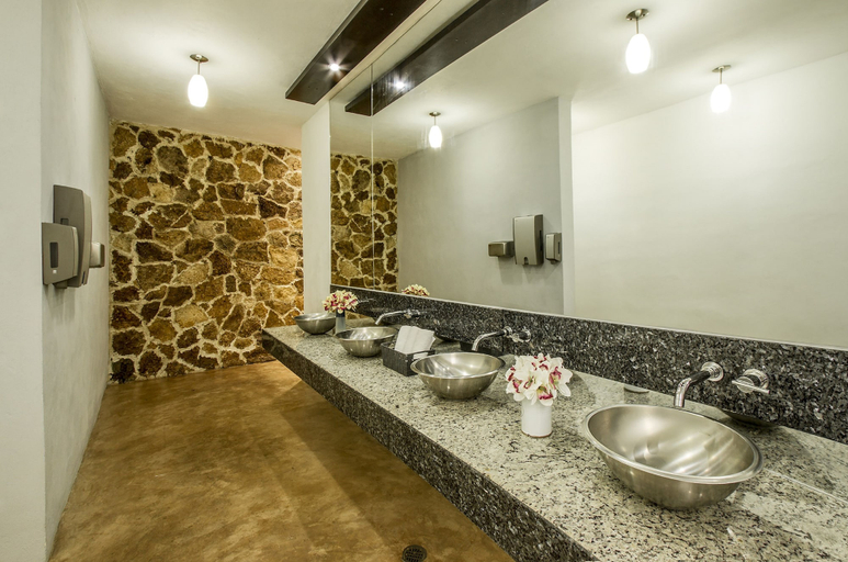 Bathroom 5, Hacienda Santa Cruz, Mérida