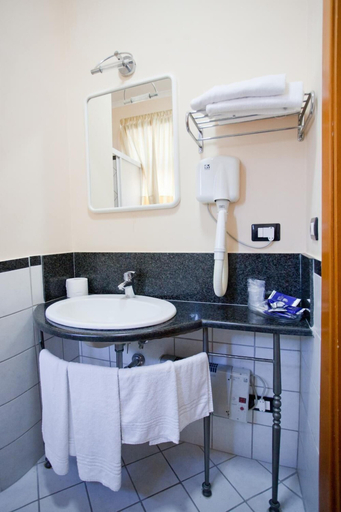 Bathroom 5, Hermitage Capua Hotel, Caserta
