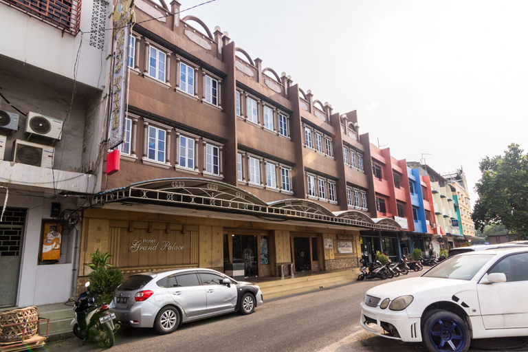 Exterior & Views 2, OYO 1581 Hotel Grand Palace, Batam