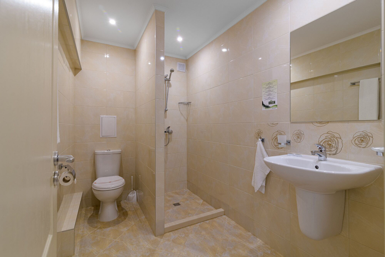 Bathroom 4, BSA Gradina Hotel All Inclusive, Varna