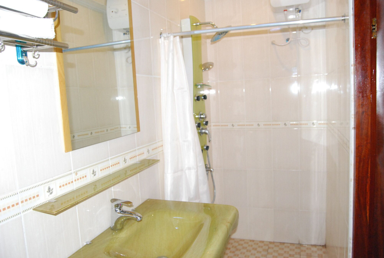 Bathroom 3, Best Point Hotel, Kinondoni