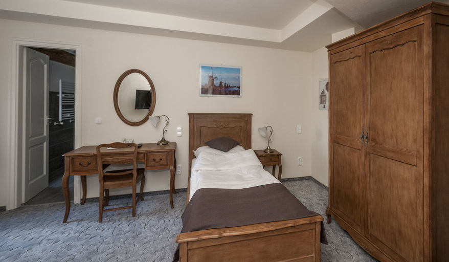 Bedroom 2, Malom Hotel és Étterem, Debrecen
