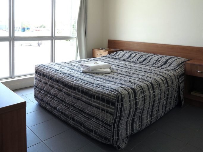 Bedroom 2, Upper Ross Hotel, Thuringowa - Pt A Bal