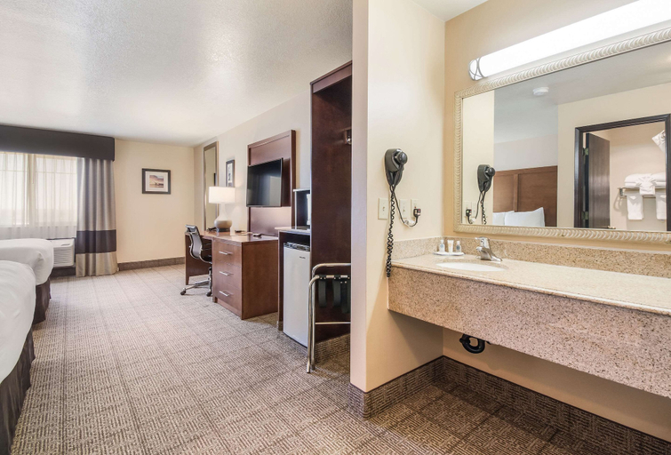 Bathroom 4, Comfort Inn Newport, Lincoln