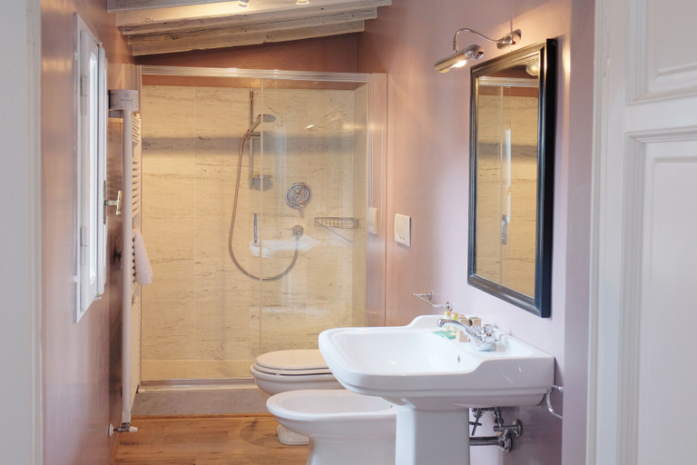 Bathroom 4, Vivaldi Terrace, Florence