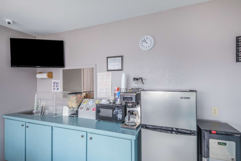 Others 5, Americas Best Value Inn Giddings, Lee