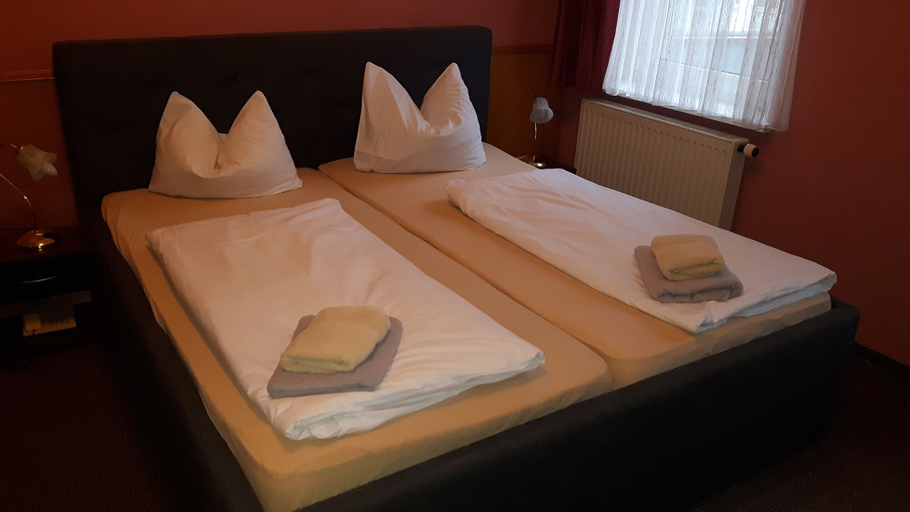 Bedroom 4, Hotel Plagwitzer Hof, Leipzig