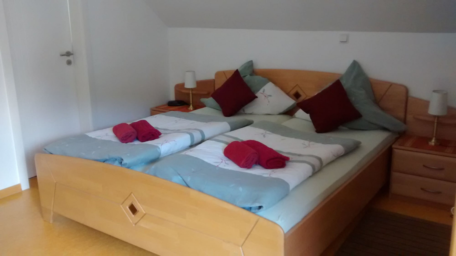 Bedroom 3, Weingut Sauer-Kettermann, Bernkastel-Wittlich