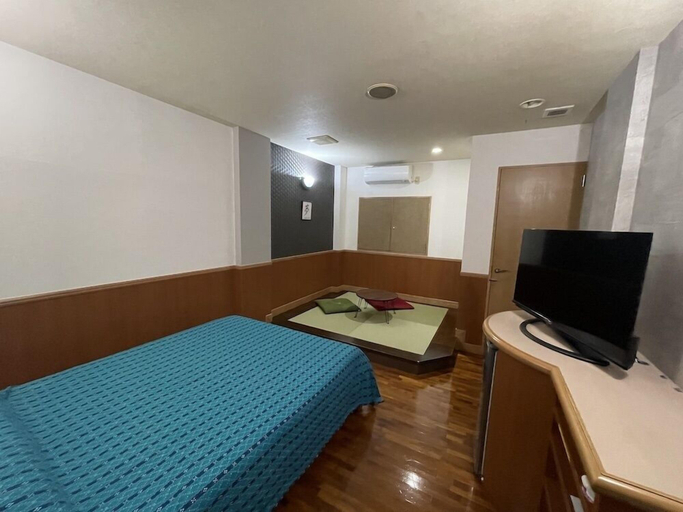 Bedroom 2, Hotel Bin, Okinawa