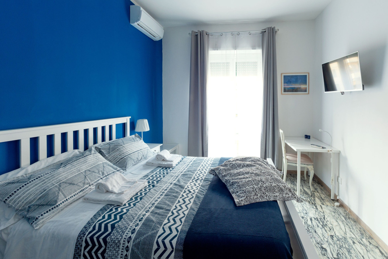 Bedroom 4, Holiday Max, Rome