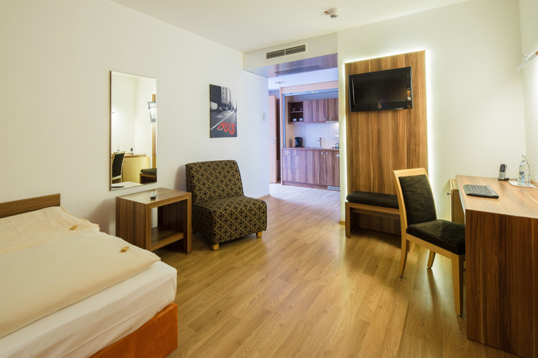 Bedroom 3, Hotel Meridian - Landshut, Landshut