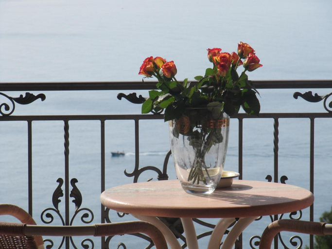 Others 5, Hotel Martino, Potenza