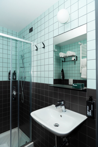 Bathroom 4, CX Turin Vanchiglia, Torino