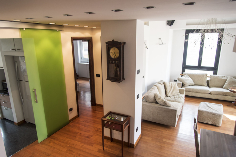 Living area 2, Bright Terrace Apartment in University District, Milano