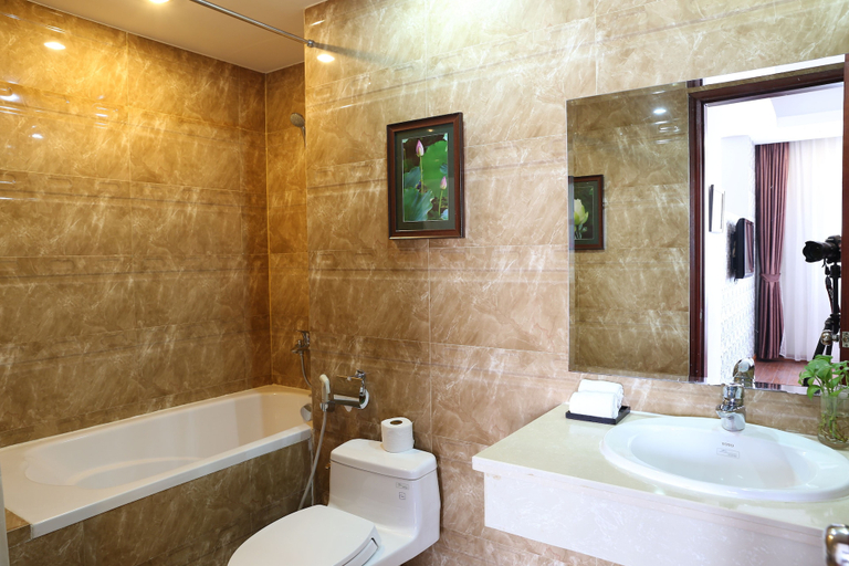 Bathroom 4, First Eden Hotel, Ba Đình