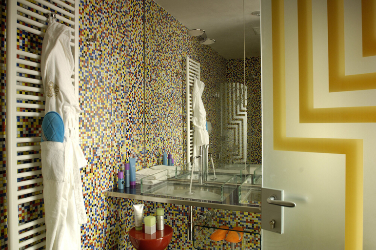 Bathroom 5, Byblos Art Hotel Villa Amista, Verona