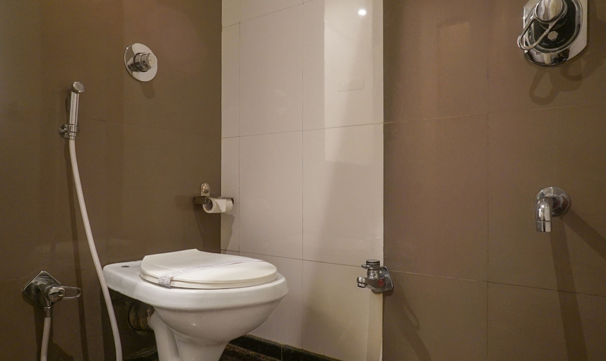 Bathroom 4, Treebo Brahma Regency, Pune