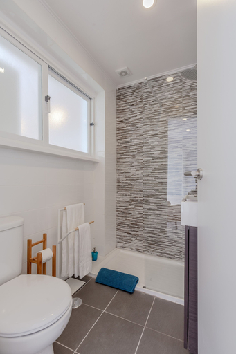 Bathroom 3, Sunny Apartment with Patio, By TimeCooler, Lisbon