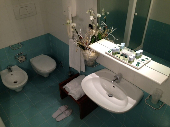 Bathroom 4, Golf Hotel La Pinetina, Como