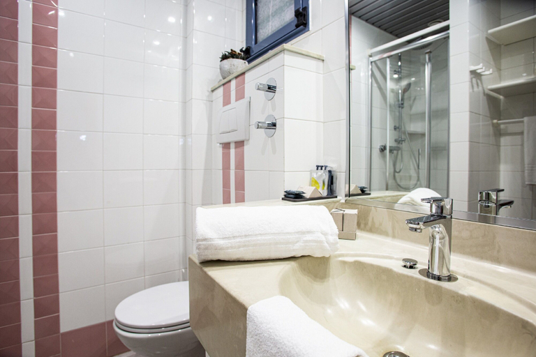 Bathroom 5, Garden Toscana Resort, Livorno