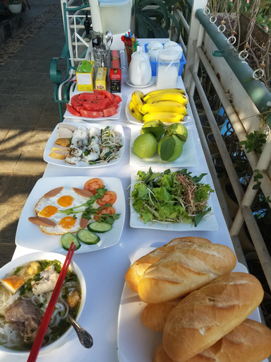 Food & Drinks
