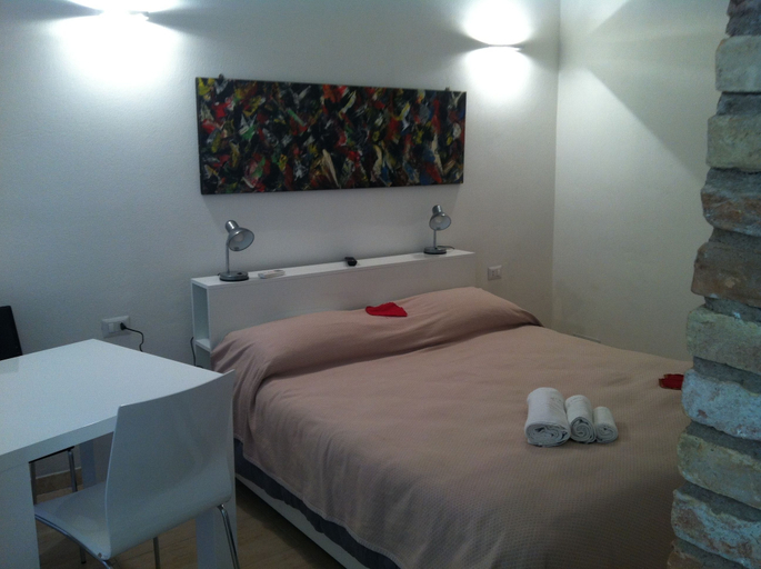 Bedroom 4, Al 183, Cagliari