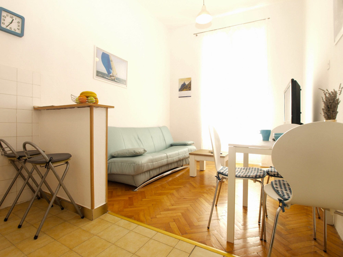 Others 4, Apartment 1636, Pula