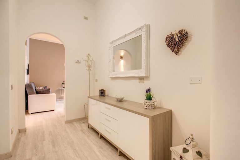 Bathroom 5, Vatican Miracle Suite, Rome