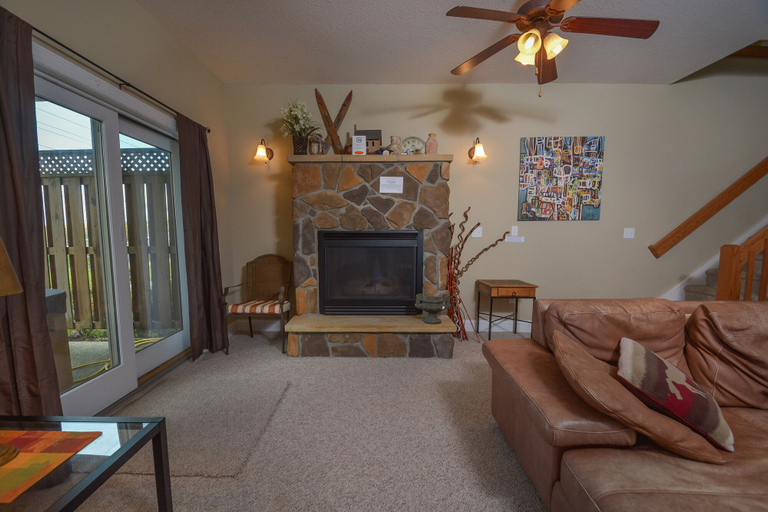 Others 5, CannaWisp 4 Bedroom Townhome, Garrett