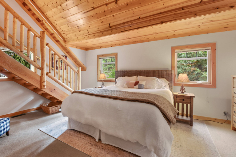 Bedroom 2, Tucked Inn Tahoma, El Dorado