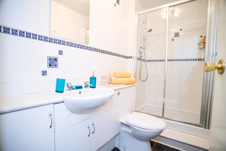 Bathroom 4, Modern Flat in Rosemount City Centre, Aberdeen