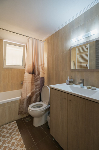 Bathroom 4, Spacious & New fully equipped Home with Parking, Crete