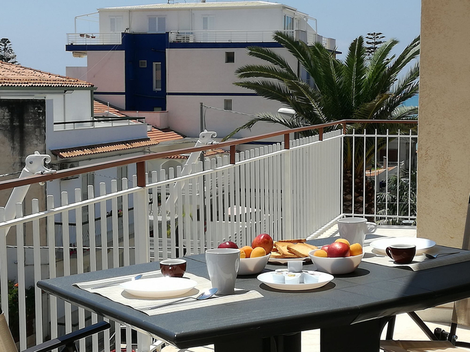 Terrace/patio 3, Mary Holidays House, Ragusa