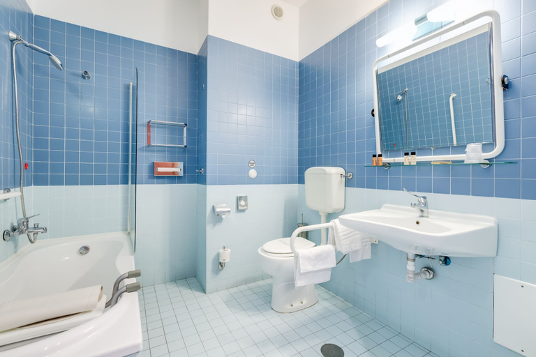 Bathroom 4, Europa Stabia Hotel, Napoli