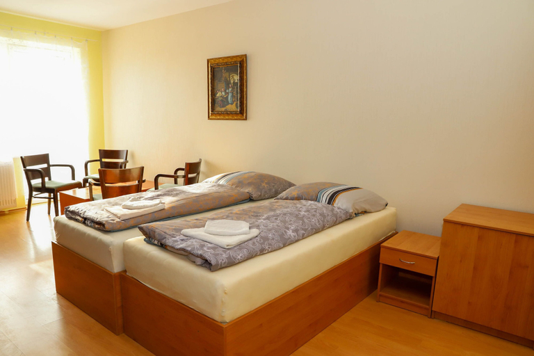 Bedroom 3, Hotel Zátoka, Senec