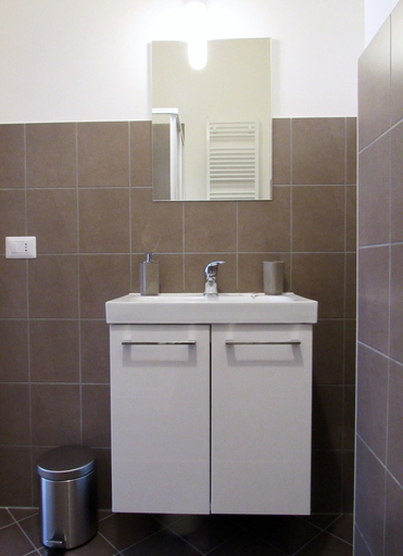 Bathroom 5, Roema Guest House, Roma