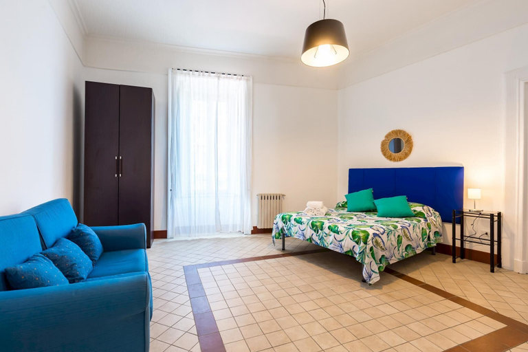 Others 4, Lopez 20 - a Big Family Apartment, Napoli