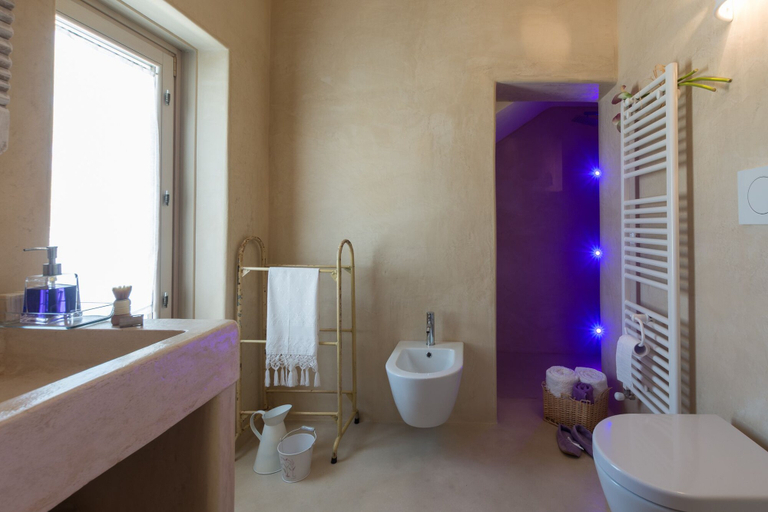 Bathroom, Trullo Atmosfera, Brindisi