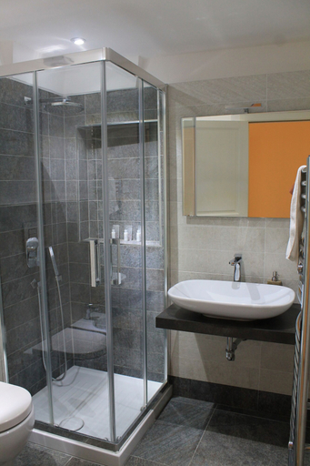 Bathroom 5, Arco Suite, Lecce