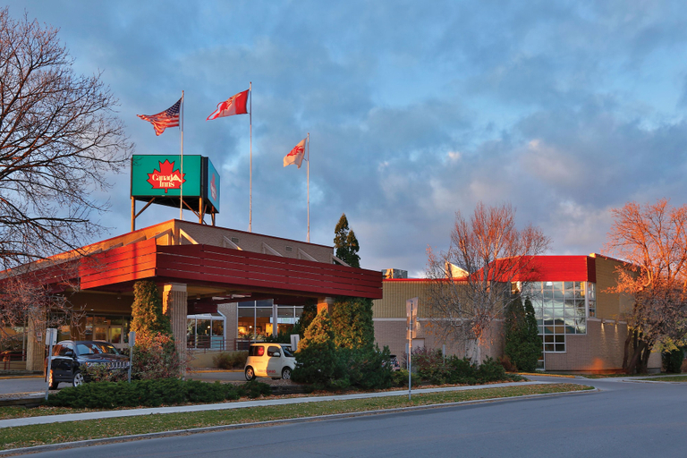 Exterior & Views 2, Canad Inns Destination Centre Windsor Park, Division No. 11