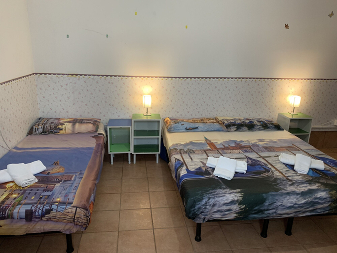 Bedroom 4, Pavarotti House, Venezia