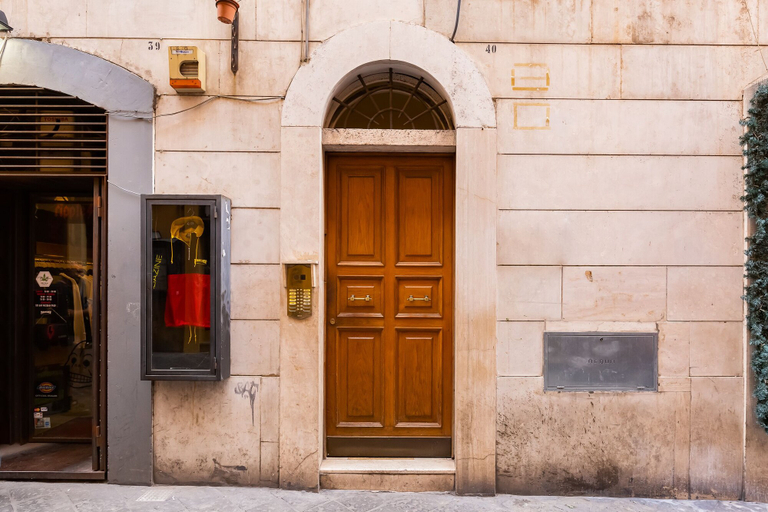 Others 2, Historical Apartment near Spanish Steps, Rome