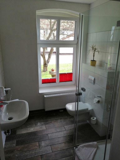 Bathroom 3, Gasthaus Wagner, Märkisch-Oderland