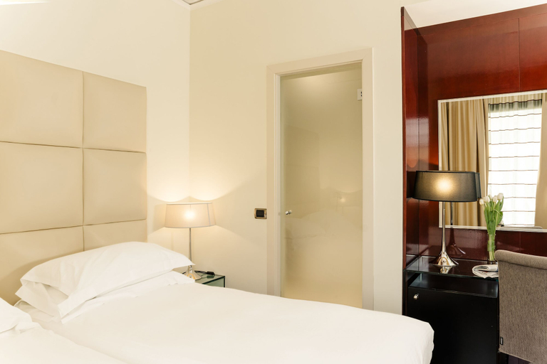 Bedroom 2, Hotel Cosmopolitan, Florence