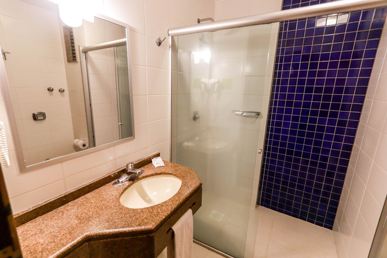 Bathroom 5, Hotel Pires, Balneário Arroio do Silva