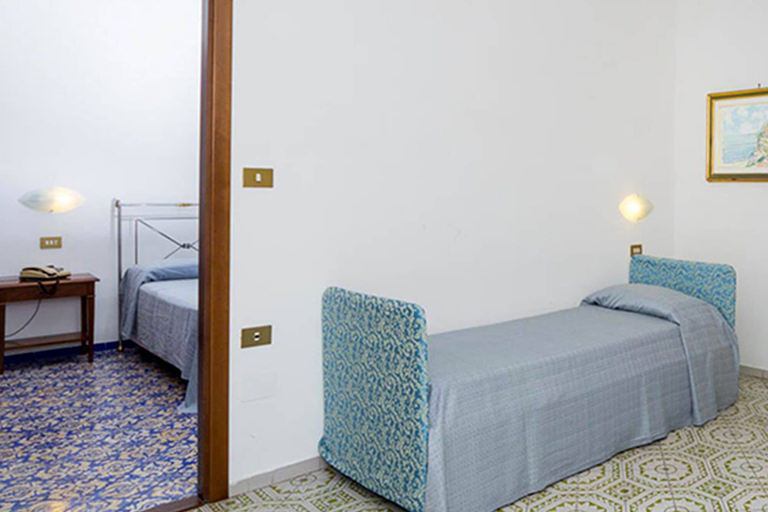 Bedroom 2, Hotel Sole Splendid, Salerno