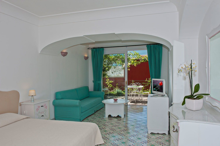 Bedroom 3, Villa Rosa, Salerno