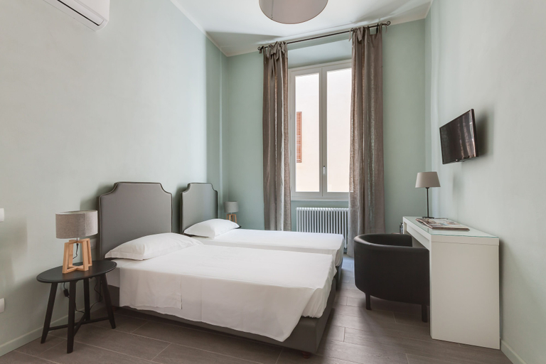Room 2, Taddea Terrace, Florence